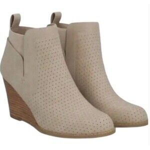 NWT DV by Dolce Vita Gerdy Wedge Ankle Bootie in Beige